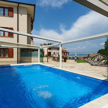 Apartmani Sidro Malinska Ngoại thất bức ảnh