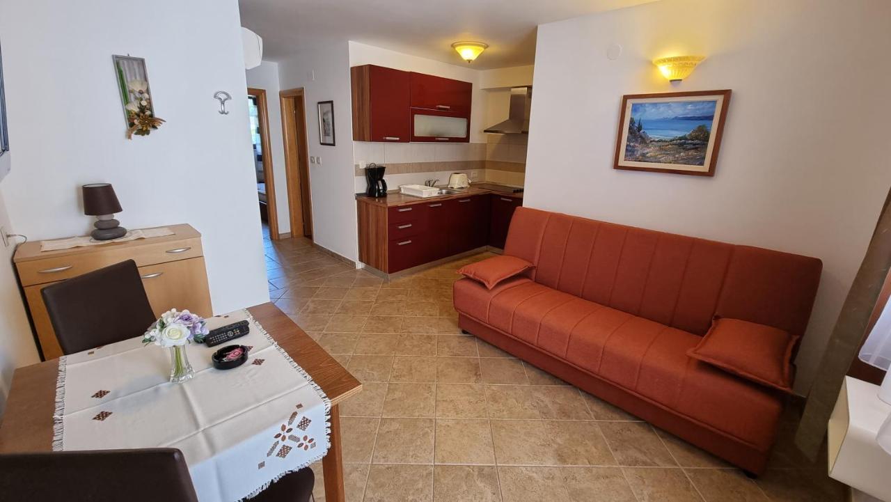 Apartmani Sidro Malinska Ngoại thất bức ảnh